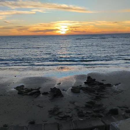 Apartamento Amilcar Frente A La Playa Primera Línea De Playa